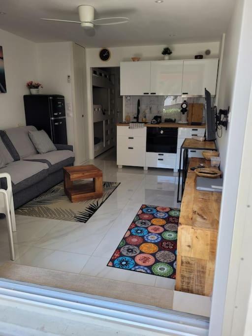 Chez James - Superbe Studio Avec Piscine Et Plage A Proximite Ла-Гранд-Мот Экстерьер фото